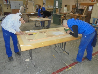 photo de jeunes construisant un ULM 