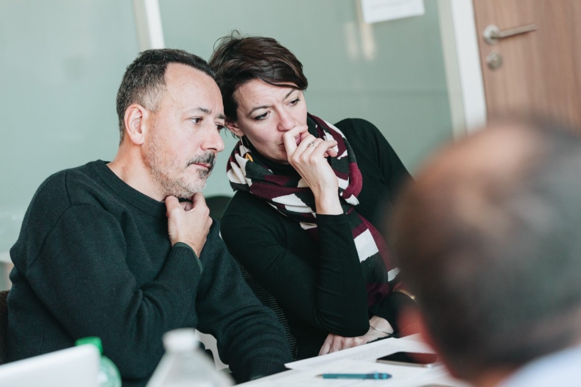 homme et femme au travail