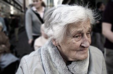 vieille femme (photo libre de droits)
